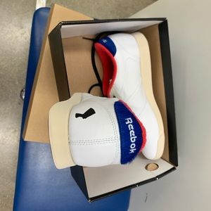 Vintage Nefertiti Reebok